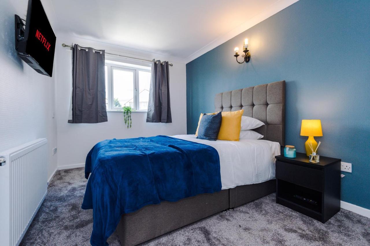 הודרספילד Family Friendly 3-Bed Home With Free Parking On Site מראה חיצוני תמונה