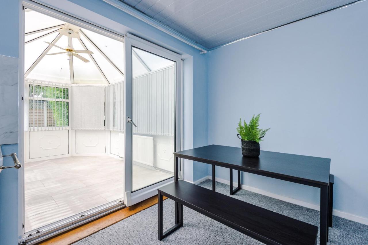 הודרספילד Family Friendly 3-Bed Home With Free Parking On Site מראה חיצוני תמונה