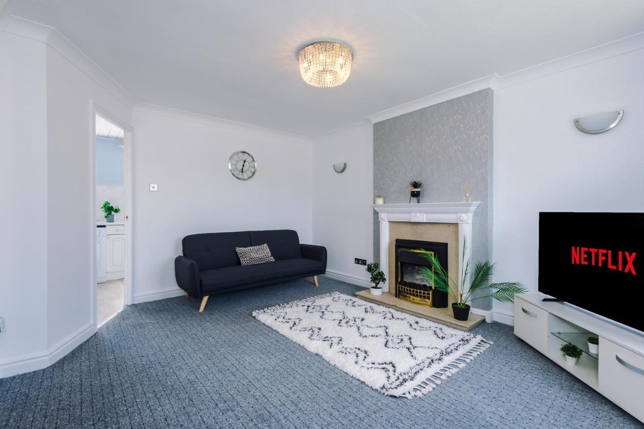 הודרספילד Family Friendly 3-Bed Home With Free Parking On Site מראה חיצוני תמונה