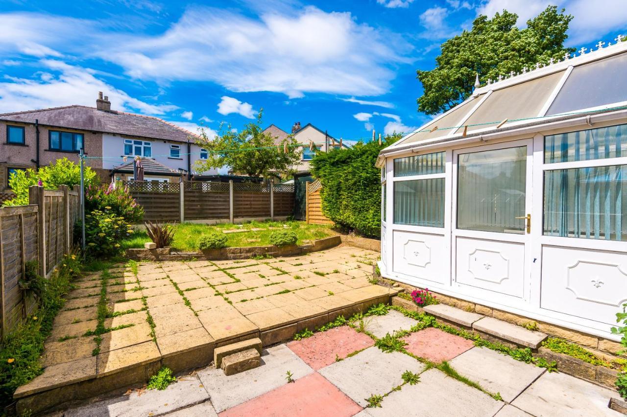 הודרספילד Family Friendly 3-Bed Home With Free Parking On Site מראה חיצוני תמונה