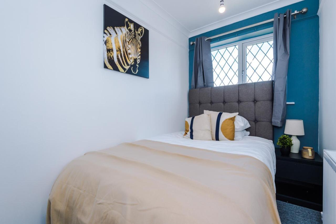 הודרספילד Family Friendly 3-Bed Home With Free Parking On Site מראה חיצוני תמונה