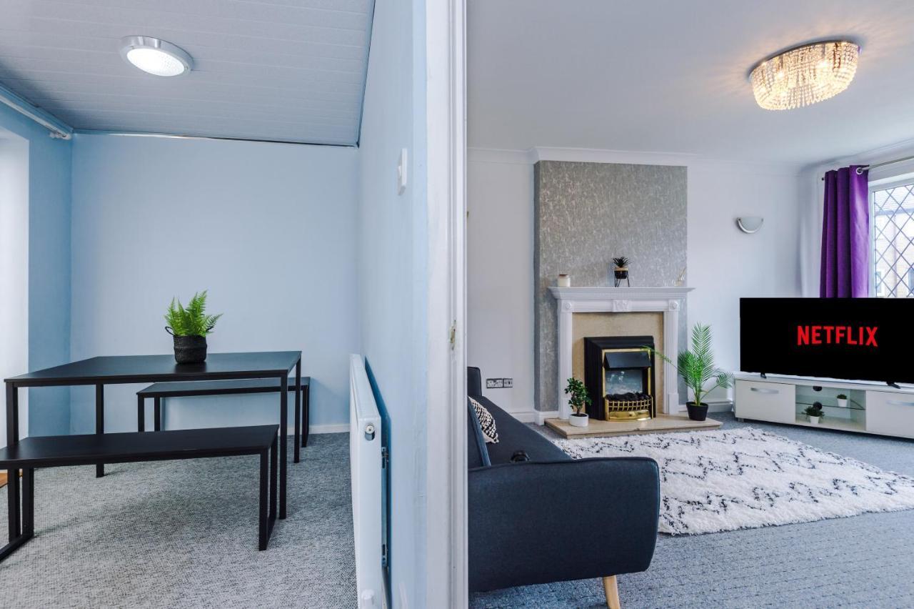 הודרספילד Family Friendly 3-Bed Home With Free Parking On Site מראה חיצוני תמונה